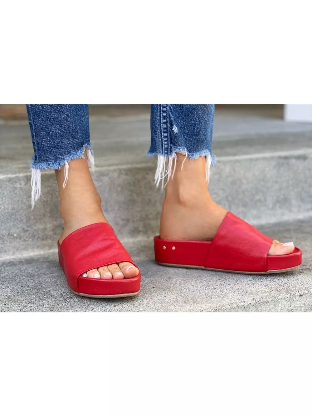 Beek Red Pelican Platform Slides
